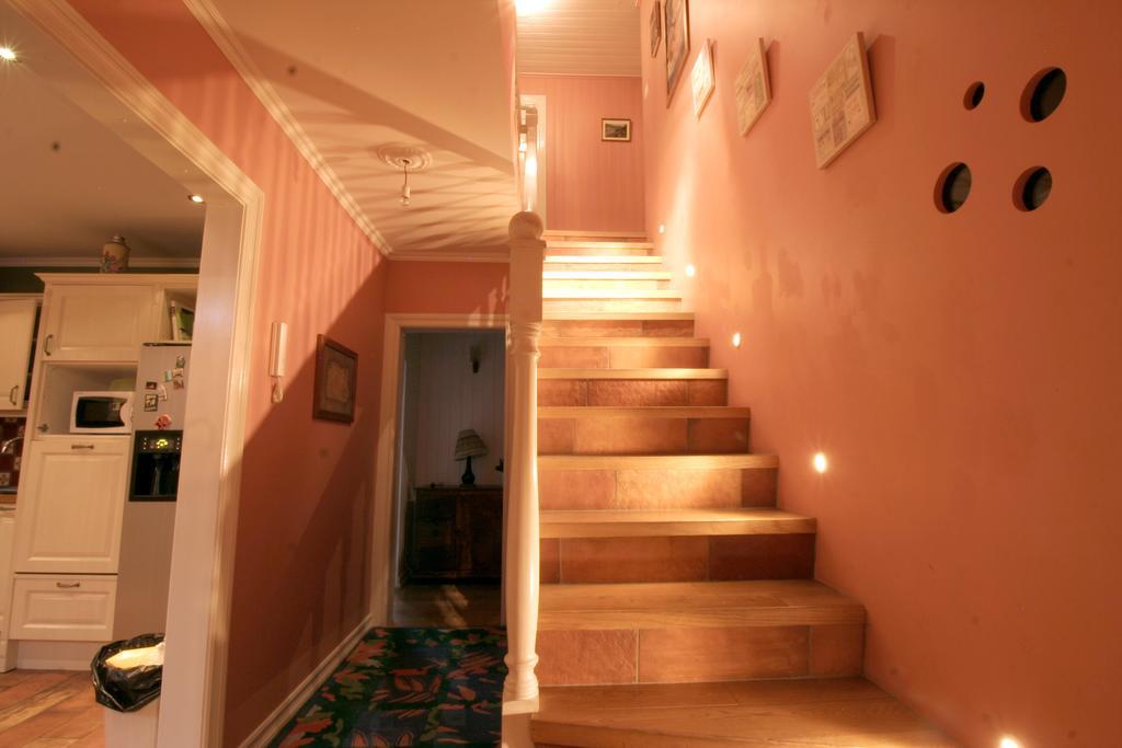 Our House Guesthouse Reykjavik Bagian luar foto