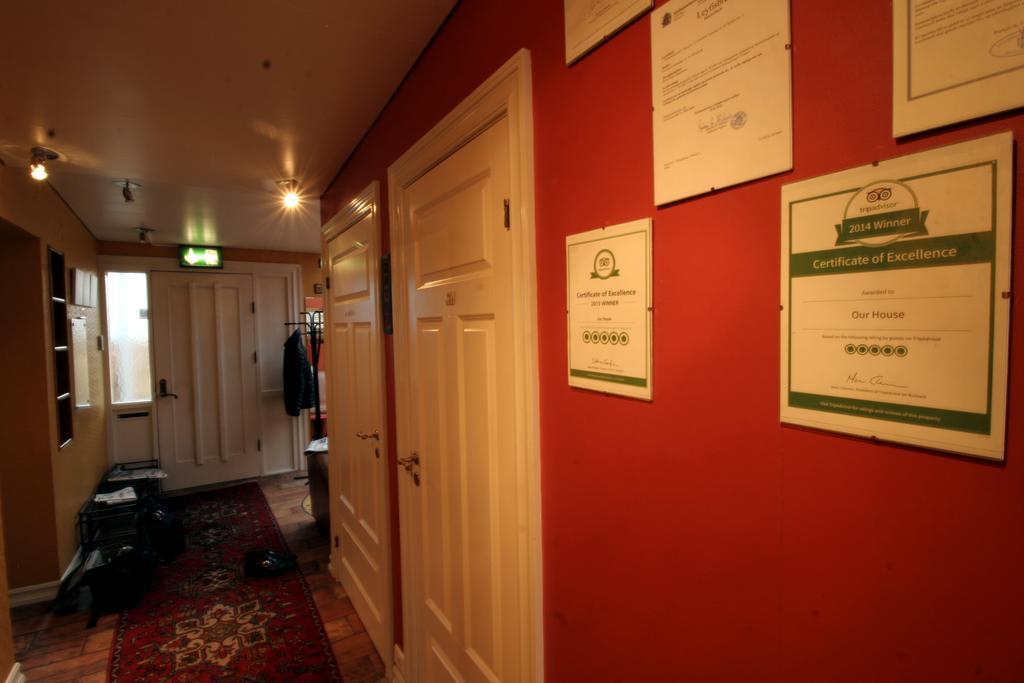 Our House Guesthouse Reykjavik Bagian luar foto