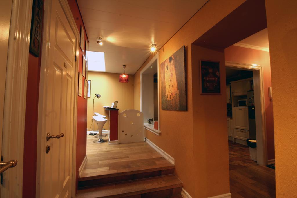 Our House Guesthouse Reykjavik Bagian luar foto