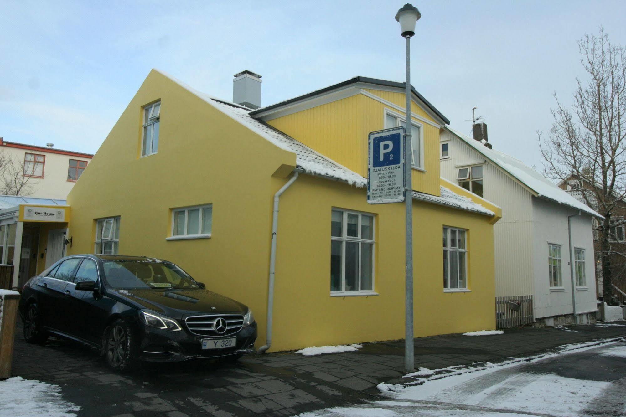 Our House Guesthouse Reykjavik Bagian luar foto