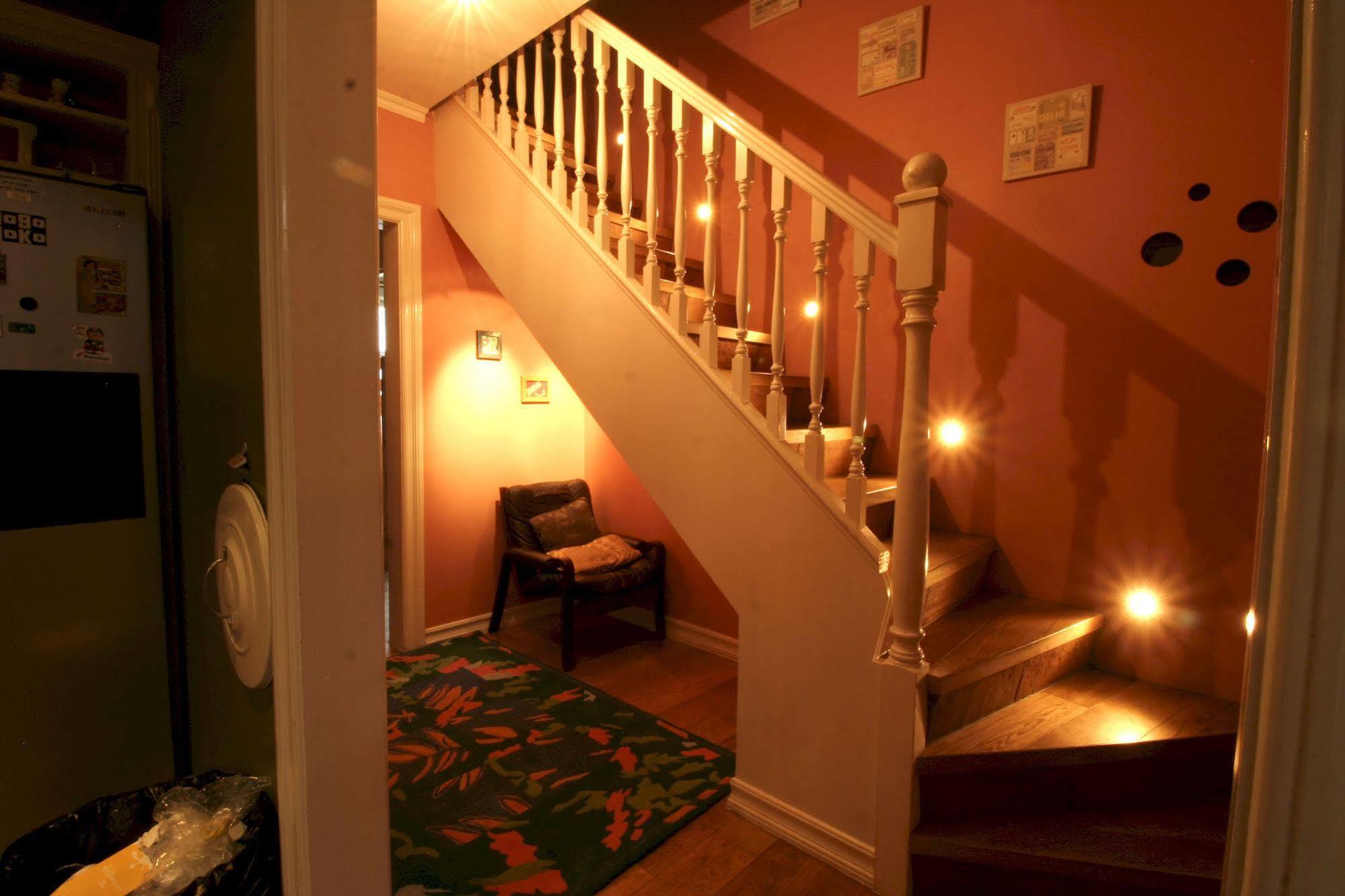 Our House Guesthouse Reykjavik Bagian luar foto